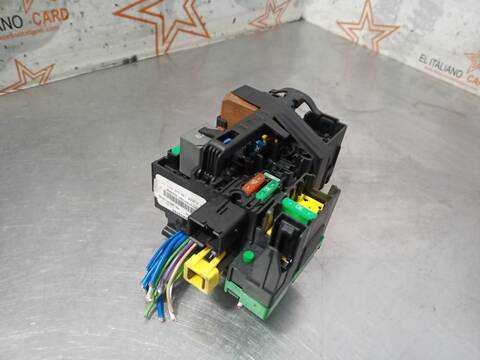 Foto 2ª: Caja Reles Fusibles Citroen C5 FEEL AIRCROSS 131CV 96KW [YH01] (2019)