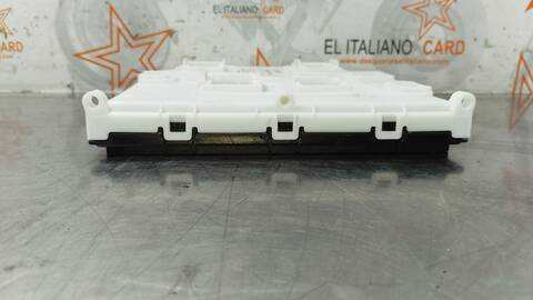 Foto 3ª: Caja Reles Fusibles Mercedes Clase A 140 A 200 177.087) 163CV 120KW (2018)