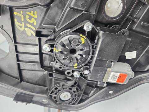 Foto 4ª: Elevalunas Manual Trasero Derecho Kia Xceed DRIVE 160CV 118KW [G4LK] (2022)