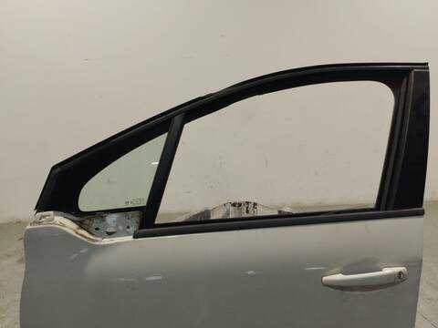 Foto 3ª: Puerta Delantera Izquierda Peugeot 2008 1.2 VTI 82CV 60KW [HM01] (2015)