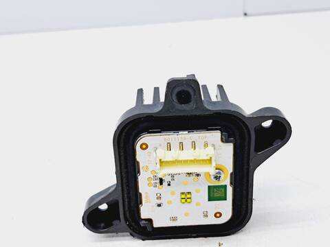 Foto 3ª: Centralita Faros Xenon Peugeot 3008 ACTIVE 131CV 96KW [YH01] (2018)