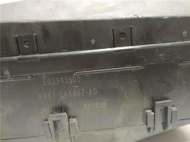 Foto 3ª: Caja Reles Fusibles Volvo V40 2.0 KINETIC [2.0 LTR. - 88 KW DIESEL CAT]