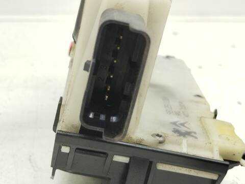 Foto 2ª: Cerradura Puerta Trasera Izquierda Peugeot 208 STYLE 82CV 60KW [HM01] (2016)