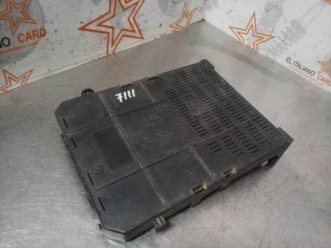 Foto 3ª: Caja Reles Fusibles Peugeot 308 ACCESS 92CV 68KW [9HP] (2011)