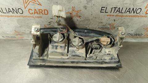 Foto 3ª: Piloto Trasero Derecho Nissan Navara CHALLENGE 4X4 133CV 98KW PICK-UP D22) CABINA DOBLE [YD25DDTI] (2005)