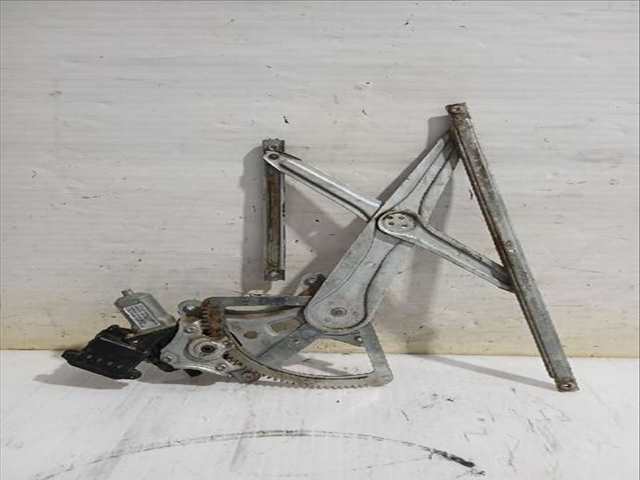 Foto 3ª: Elevalunas Manual Trasero Izquierdo Toyota Corolla 2.2 D-4D AUR10_) 177CV [2AD-FHV] (2004)