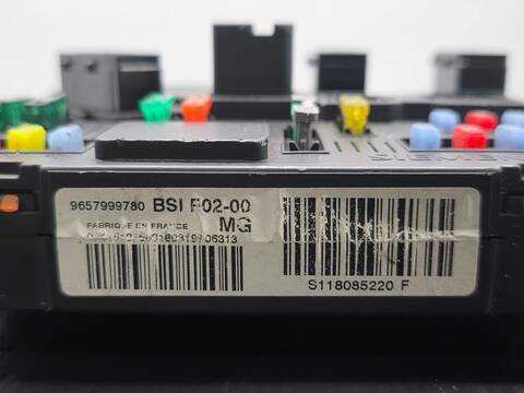 Foto 2ª: Caja Reles Fusibles Citroen Xsara 9HX PICASSO (2007)