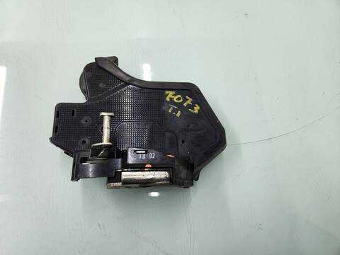 Cerradura Puerta Trasera Izquierda Toyota Hilux CABINA DOBLE VX 4X4 171CV 126KW