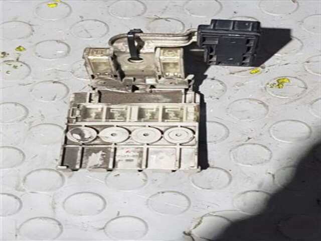 Caja Reles Fusibles Mitsubishi Lancer 2.0 INSTYLE [2.0 LTR. - 103 KW DI-D CAT]