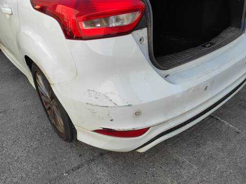 Foto 3ª: Paragolpes Trasero Ford Focus M1DD BERLINA (2018)