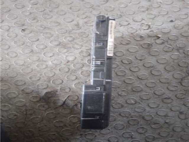 Foto 2ª: Caja Reles Fusibles Renault Megane 1.5 AUTHENTIQUE [1.5 LTR. - 78 KW DCI DIESEL] II BERLINA 5P (10.2002-_) [K9K P7]