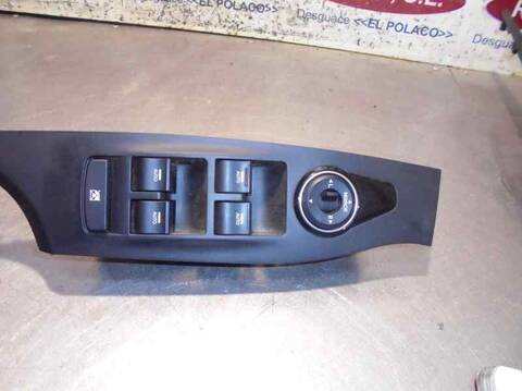 Foto 2ª: Botonera Elevalunas Hyundai i40 COMFORT 116CV 85KW [D4FD] (2013)