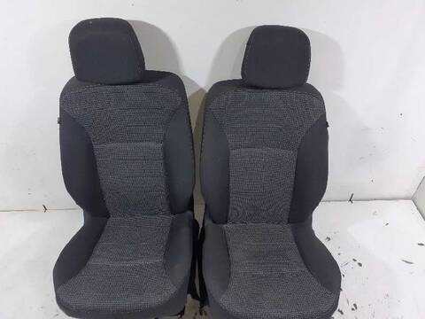 Foto 2ª: Asientos Traseros Mercedes Citan 109 CDI EXTRALANG A3) 415605) 90CV 66KW [K9K608] (2012)