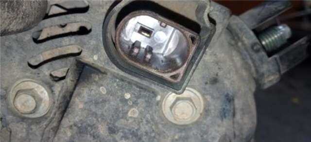 Foto 3ª: Alternador Ford Tourneo 1.0 SPORT [1.0 LTR. - 74 KW ECOBOOST CAT] [SFCF]