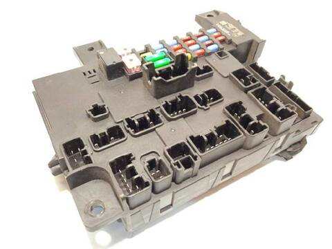 Foto 2ª: Caja Reles Fusibles Mitsubishi Outlander MOTION 4WD 150CV 110KW [4N14] (2018)