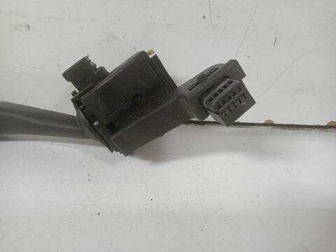 Foto 3ª: Mando Multifuncion Volkswagen Golf 1.9 TDI BERLINA 105CV 77KW [BXE] (2007)