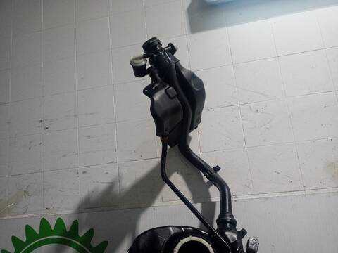 Foto 3ª: Deposito de Combustible Audi A4 2.5 TDI 120KW) 163CV (2000)