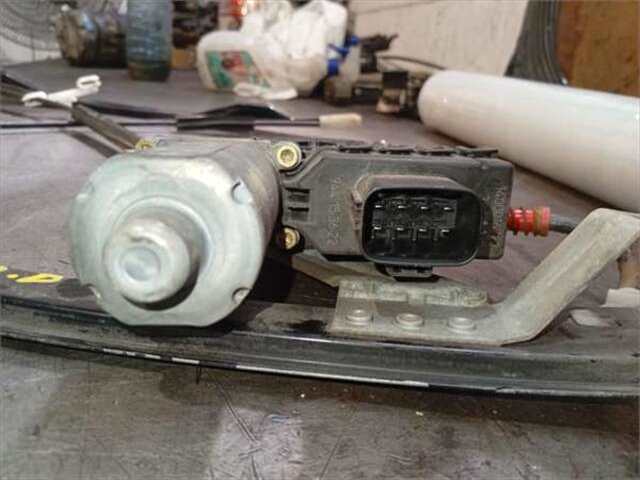 Foto 2ª: Elevalunas Eléctrico Delantero Derecho Ford Mondeo 1.8 16V [CGBA]