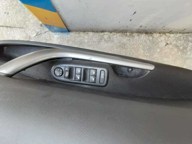 Foto 2ª: Puerta Delantera Izquierda Peugeot 308 1.6 HDI112CV 0CV [9HR] (2011)