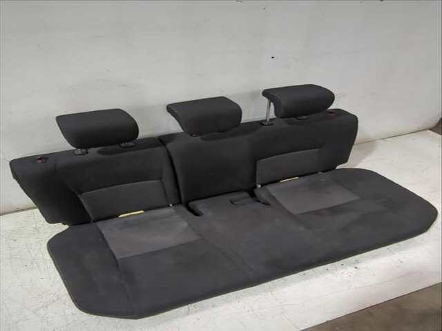 Foto 3ª: Asientos Traseros Toyota Yaris 1.5 NSP131_) 112CV [2NR-FKE] (2010)