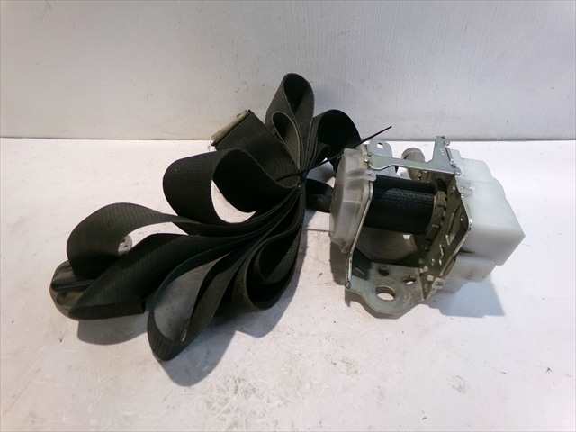 Cinturón Delantero Izquierdo Toyota Auris 2.0 D FAMILIAR, 2012-2015