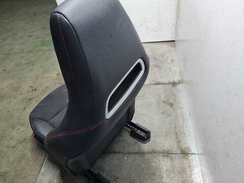 Foto 4ª: Asiento Delantero Izquierdo Mercedes Clase C 160 CLA 200 CDI 117.308) 136CV 100KW [651930] (2015)