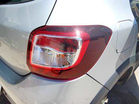 Foto 2ª: Piloto Trasero Derecho Dacia Sandero TCE 90 B8M1 B8MA) 90CV 66KW [H4B 400,H4B 412,H4B 411,H4B 410,H4B 408] (2015)