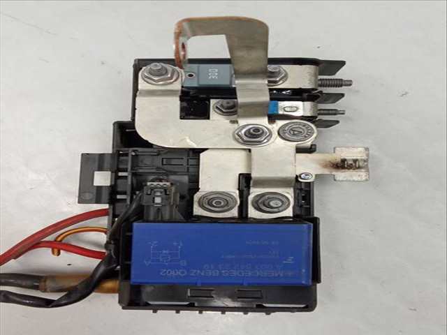 Foto 3ª: Caja Reles Fusibles Mercedes Clase A 140 A 200 CDI - D 176.008) 136CV 100KW [OM 651.930] (2014)