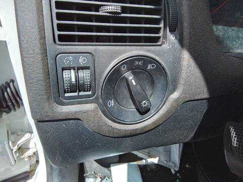 Foto 3ª: Mando Luces Volkswagen Golf 25 ANIVERSARIO BERLINA 101CV 74KW [ATD] (2000)