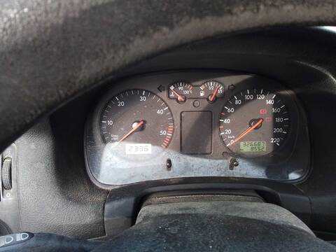 Foto 3ª: Cuadro de Instrumentos Volkswagen Golf 1.9 TDI BERLINA 90CV 66KW [AGR] (1999)