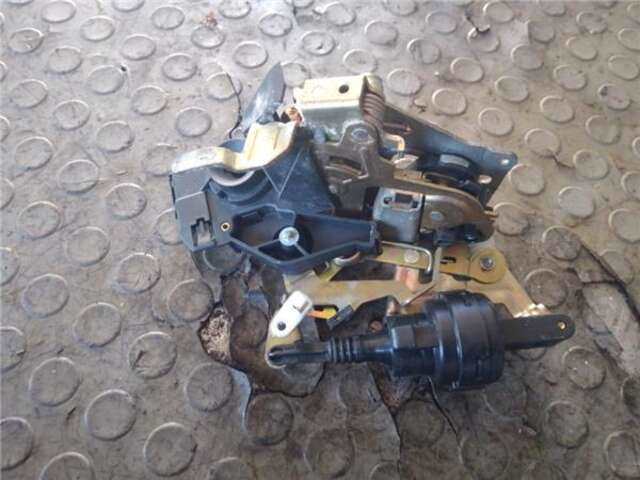 Foto 2ª: Cerradura Puerta Delantera Izquierda Mercedes Clase C 160 2.8 280 (202.028) [2.8 LTR. - 142 KW 24V CAT] [M 104.941]