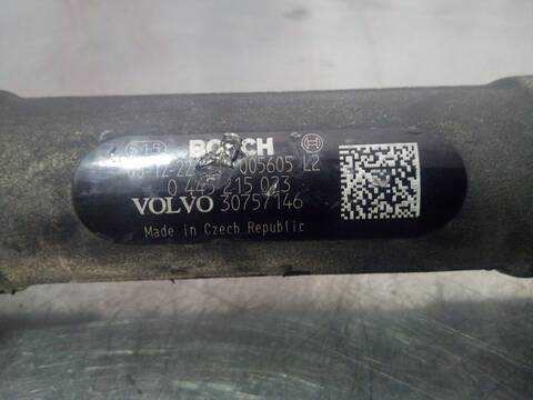 Foto 3ª: Rampa Inyectora Volvo XC 90 D5 OCEAN RACE 185CV 136KW [D5244T4] (2006)