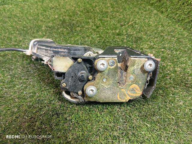 Cerradura Puerta Delantera Derecha Toyota Land Cruiser 3.0 D KDJ90 GX 3P