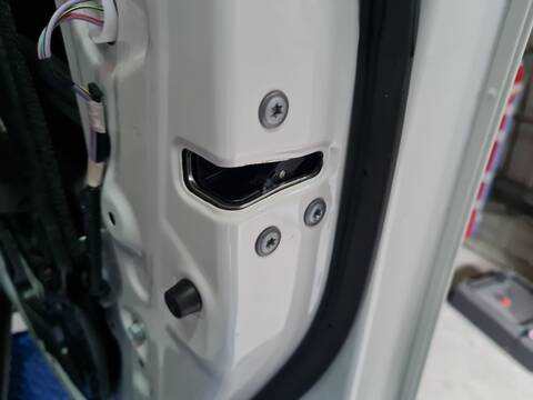 Cerradura Puerta Delantera Derecha Toyota CHR HYBRID DYNAMIC PLUS 122CV