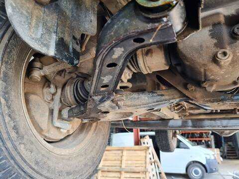 Brazo Suspension Delantero Derecho Santana 300 87CV