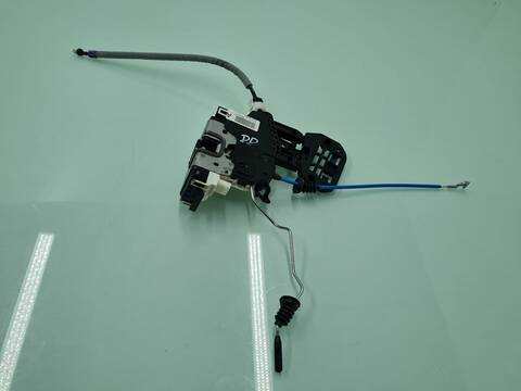 Cerradura Puerta Delantera Derecha Mercedes Clase A 140 A 45 AMG 4-MATIC 176.052) 381CV 280KW