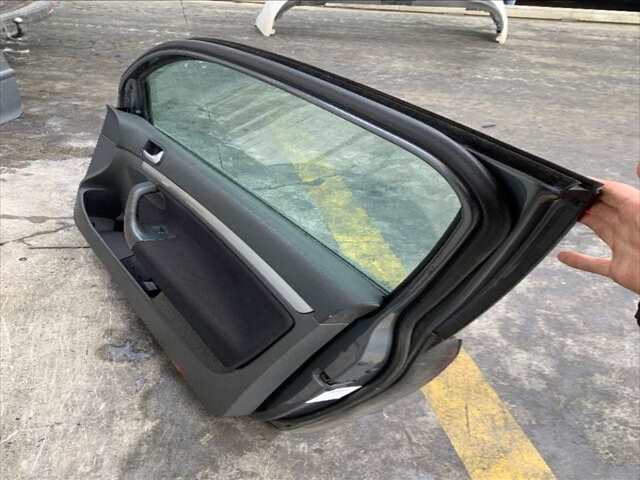 Foto 2ª: Puerta Delantera Derecha Volkswagen Golf 2.0 TDI (2006)