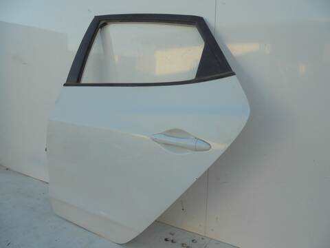 Foto 4ª: Puerta Trasera Izquierda Hyundai ix35 1.7 CRDI CAT 116CV 85KW [D4FD] (2012)