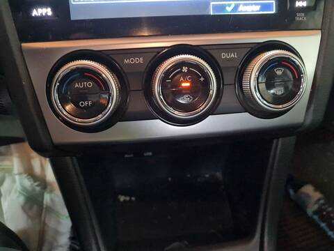 Foto 2ª: Mando Calefacción A. A. Subaru XV 2.0 D AWD GPD) 147CV 108KW [EE20Z] (2015)