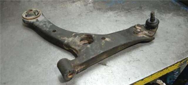 Brazo Suspension Delantero Izquierdo Toyota Avensis 1.8 SOL BERLINA (5-PTAS) [1.8 LTR. - 95 KW 16V CAT]