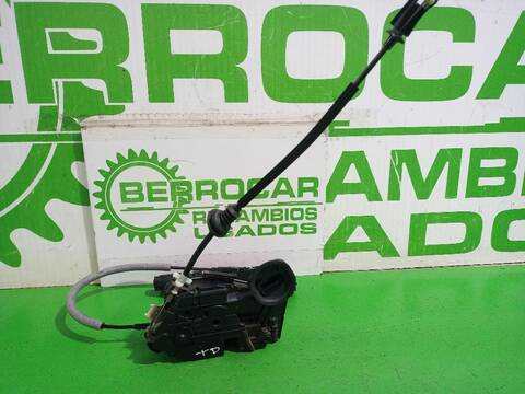 Foto 3ª: Cerradura Puerta Trasera Derecha Volkswagen Golf ADVANCE 105CV [CAYC] (2008)