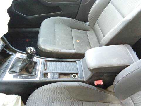 Consola Central Volkswagen Golf 1.6 TDI 110CV 81KW
