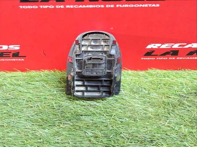 Foto 2ª: Botonera Elevalunas Citroen Jumpy 1.6 HDI 90 27 L1H1 FURGON [1 6 LTR. - 66 KW 16V HDI] 90CV [9HU] (2008)