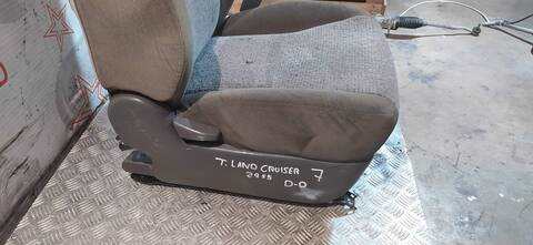 Foto 3ª: Asiento Delantero Derecho Toyota Land Cruiser 3.0 D-4D GX 163CV 120KW [1KDFTV] (2004)
