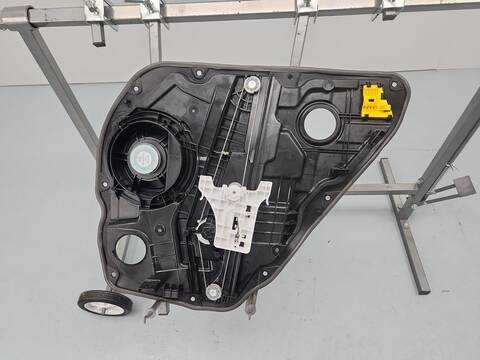 Foto 4ª: Elevalunas Manual Trasero Izquierdo Kia Xceed GT-LINE 160CV 118KW [G4LK] (2025)