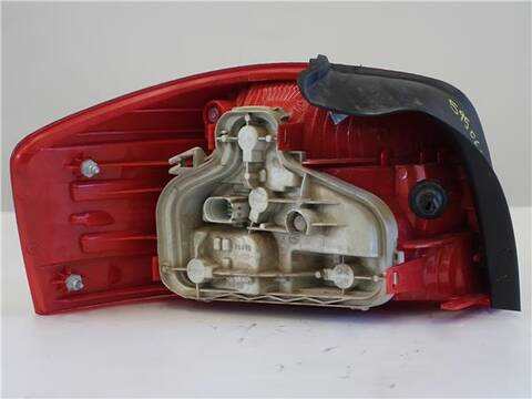 Foto 2ª: Piloto Trasero Derecho Audi A3 1.9 TDI AMBIENTE 105CV 77KW [BKC] (2005)