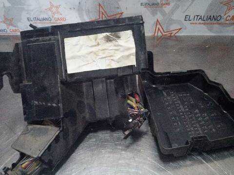Foto 2ª: Caja Reles Fusibles Ford Fiesta TITANIUM 95CV 70KW [TZJA] (2012)