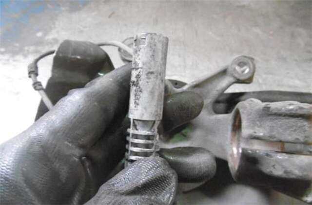 Foto 2ª: Mangueta Delantera Izquierda Bmw Serie 3 315 2.0 16V DIESEL CAT (136CV) [204D1]