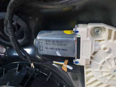Elevalunas Manual Trasero Derecho Audi Q5 S LINE QUATTRO 190CV 140KW