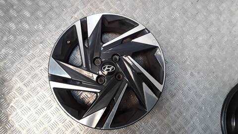 Foto 3ª: Juego LLantas Hyundai i20 1.0 T-GDI HYBRID 48V 101CV 74KW [G3LF] (2023)